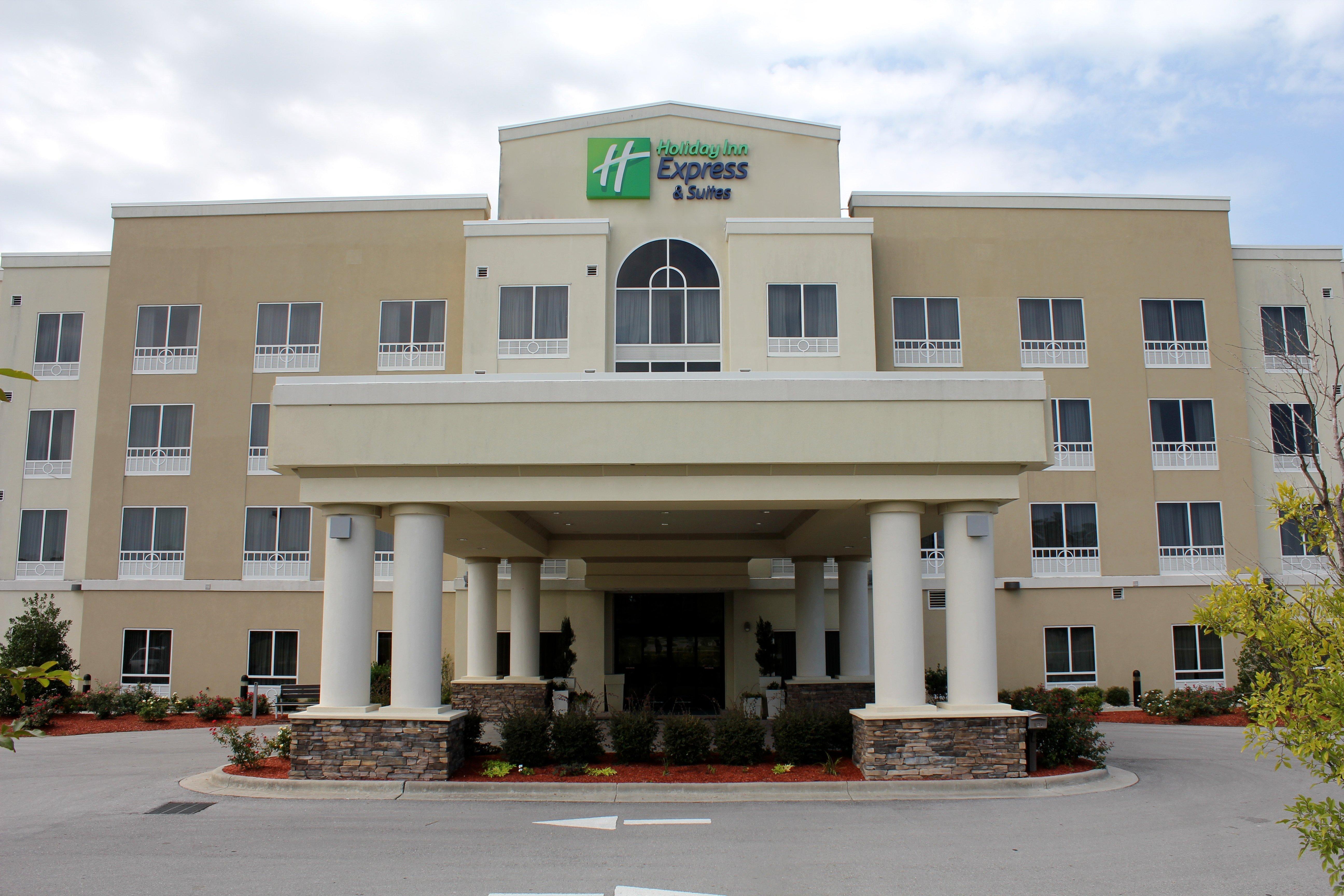 Holiday Inn Express & Suites Havelock Northwest New Bern By Ihg Bagian luar foto