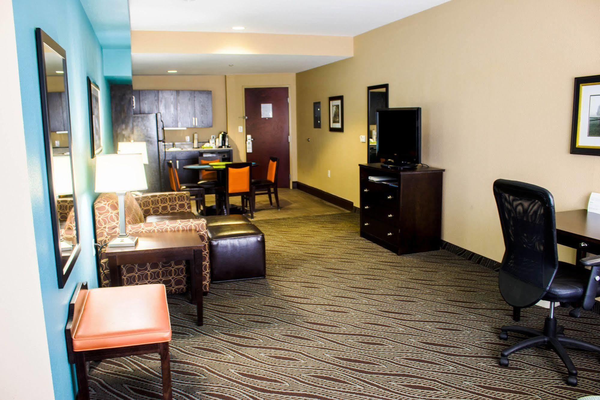 Holiday Inn Express & Suites Havelock Northwest New Bern By Ihg Bagian luar foto